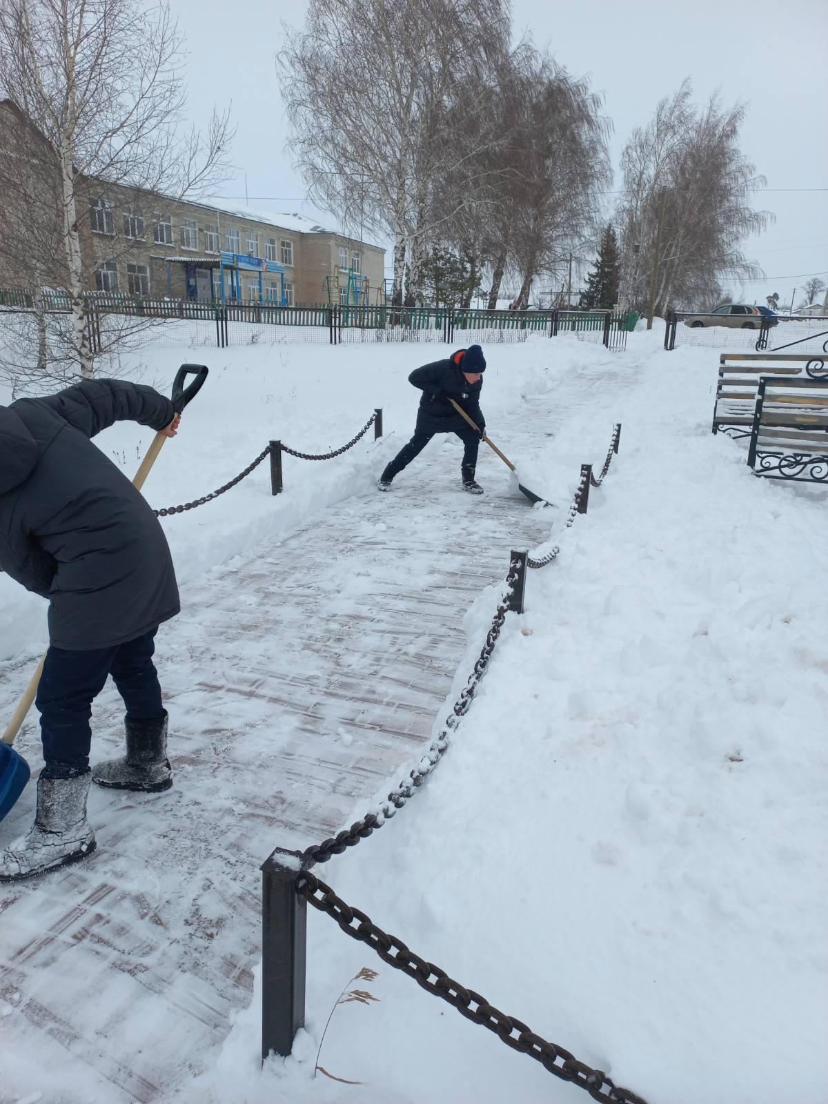 Благоустройство памятных мест.